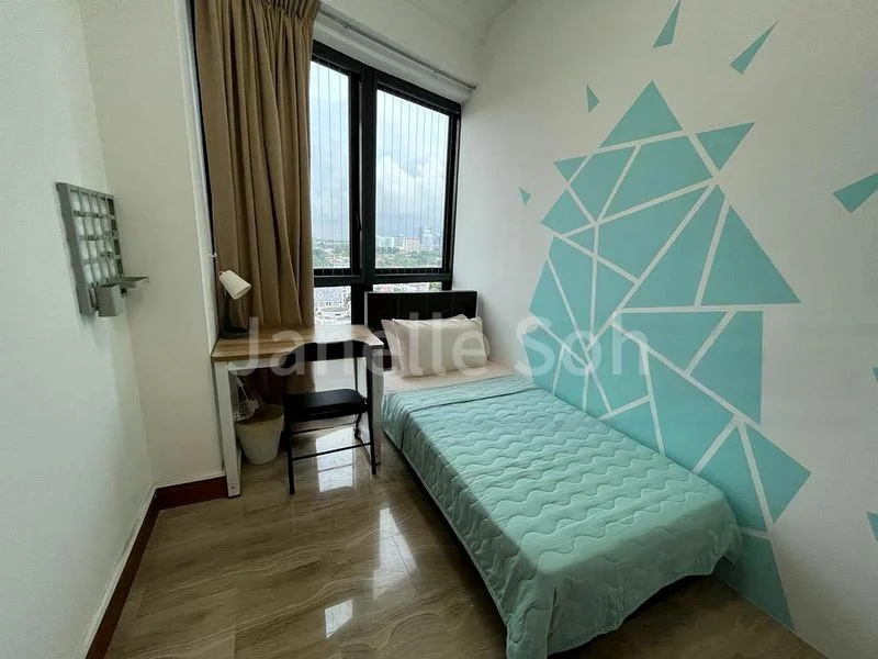 Room (Condo) for Rent in Tanglin View - Image 1