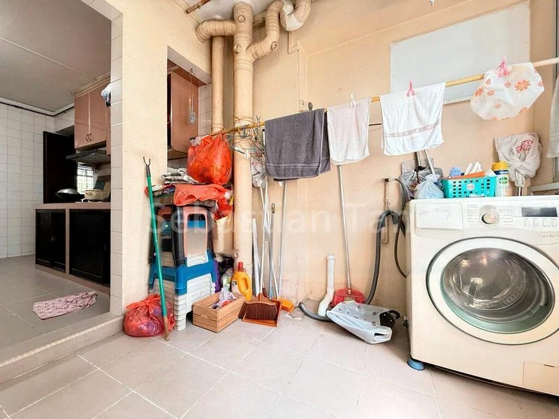 Executive HDB for Sale in  162 Yung Ping Road - Image 7