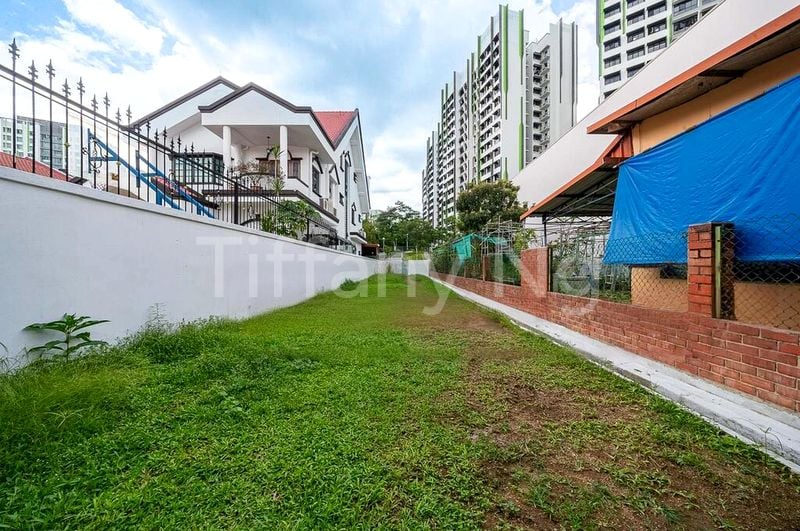 4 Bed Terraced House (Landed) for Rent in  Sennett Estate - Image 2