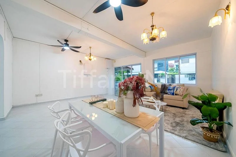 4 Bed Terraced House (Landed) for Rent in  Sennett Estate - Image 13