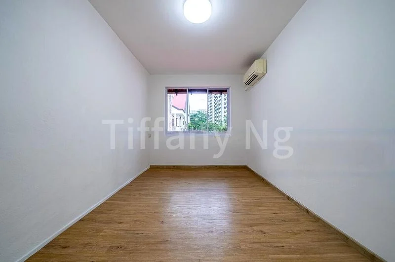 4 Bed Terraced House (Landed) for Rent in  Sennett Estate - Image 8