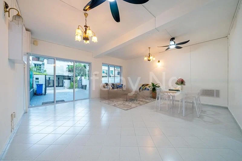 4 Bed Terraced House (Landed) for Rent in  Sennett Estate - Image 20