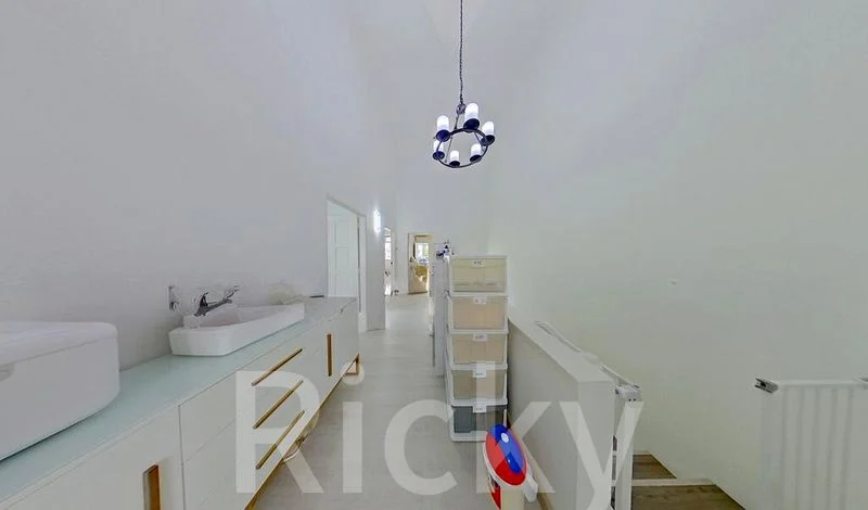 4 Bed Terraced House (Landed) for Sale in  Hougang Avenue 8 - Image 10
