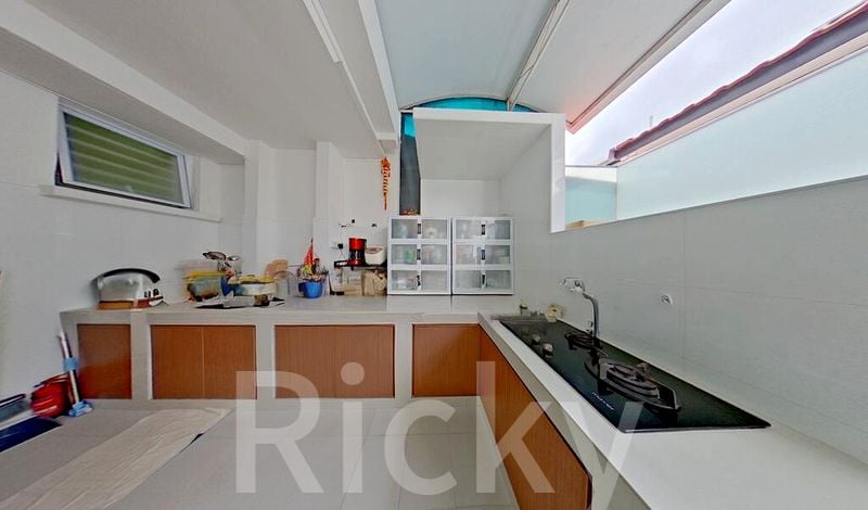 4 Bed Terraced House (Landed) for Sale in  Hougang Avenue 8 - Image 6