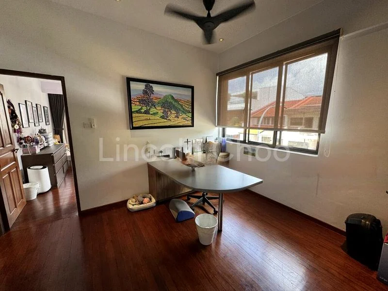 4+1 Bed Corner Terrace (Landed) for Sale in  Watten Estate - Image 3