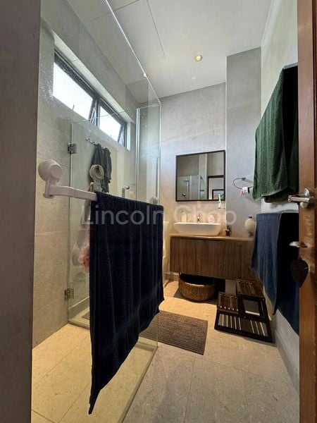 4+1 Bed Corner Terrace (Landed) for Sale in  Watten Estate - Image 9