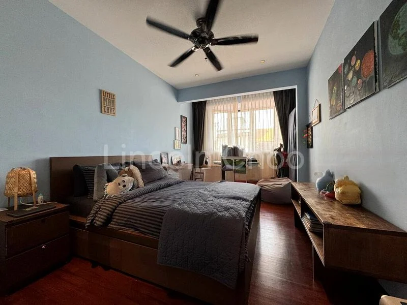 4+1 Bed Corner Terrace (Landed) for Sale in  Watten Estate - Image 2