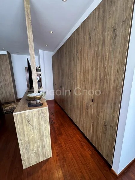 4+1 Bed Corner Terrace (Landed) for Sale in  Watten Estate - Image 3