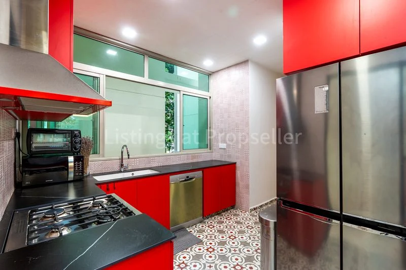 5 Bed Condo for Sale in Glentrees - Image 3