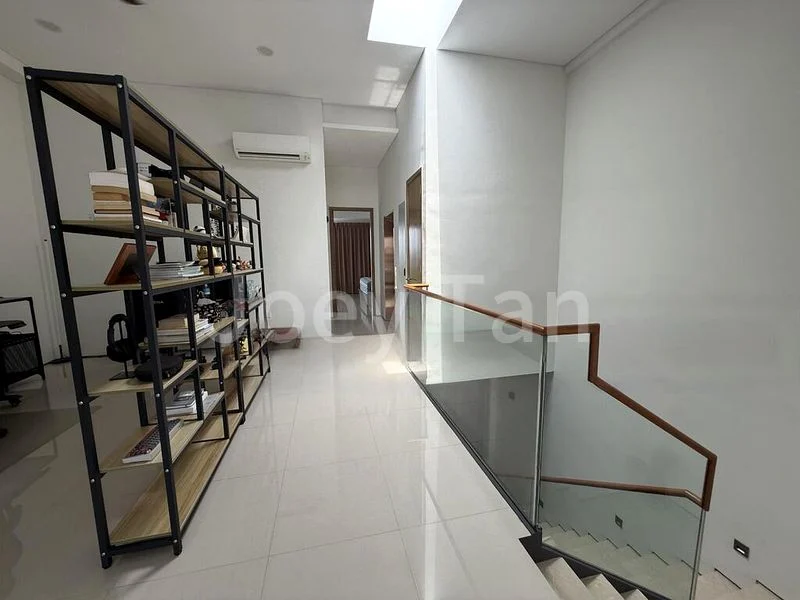 10 Bed Terraced House (Landed) for Sale in Changi Road - Image 8