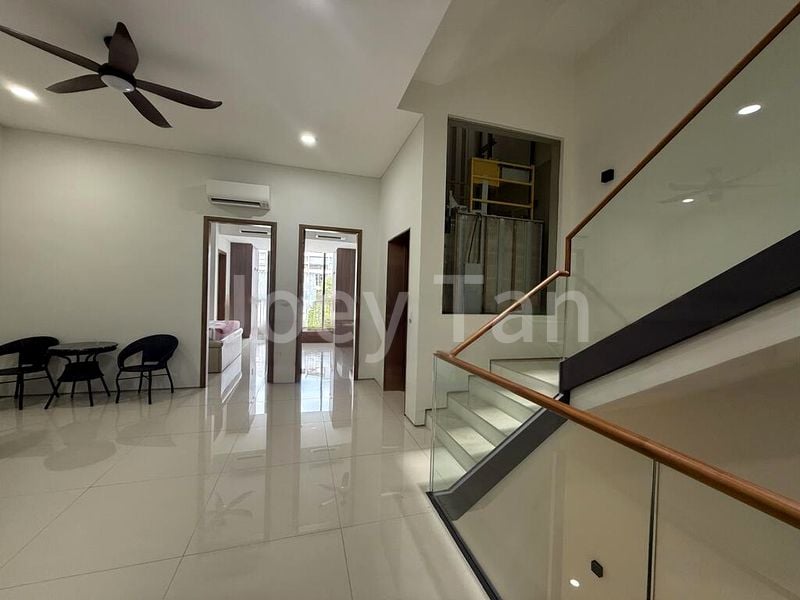 10 Bed Terraced House (Landed) for Sale in Changi Road - Image 2
