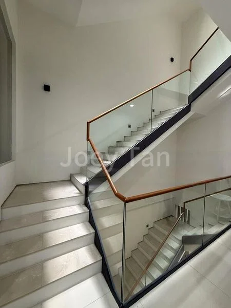 10 Bed Terraced House (Landed) for Sale in Changi Road - Image 6