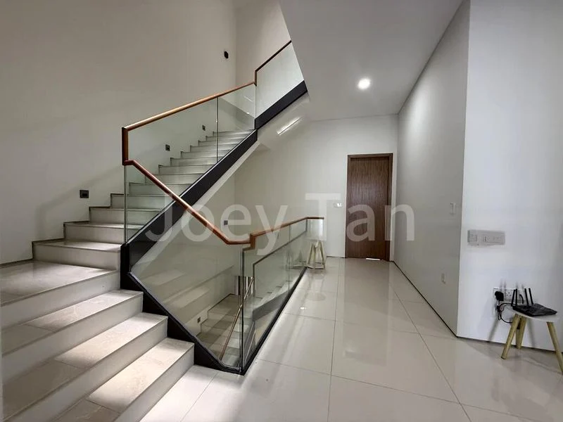 10 Bed Terraced House (Landed) for Sale in Changi Road - Image 7