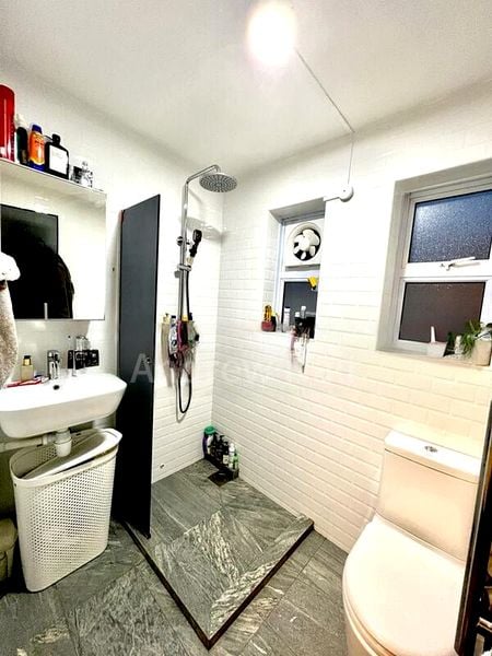 3 Bed Walk-up Apartment (Condo) for Sale in Tiong Bahru Estate - Image 5