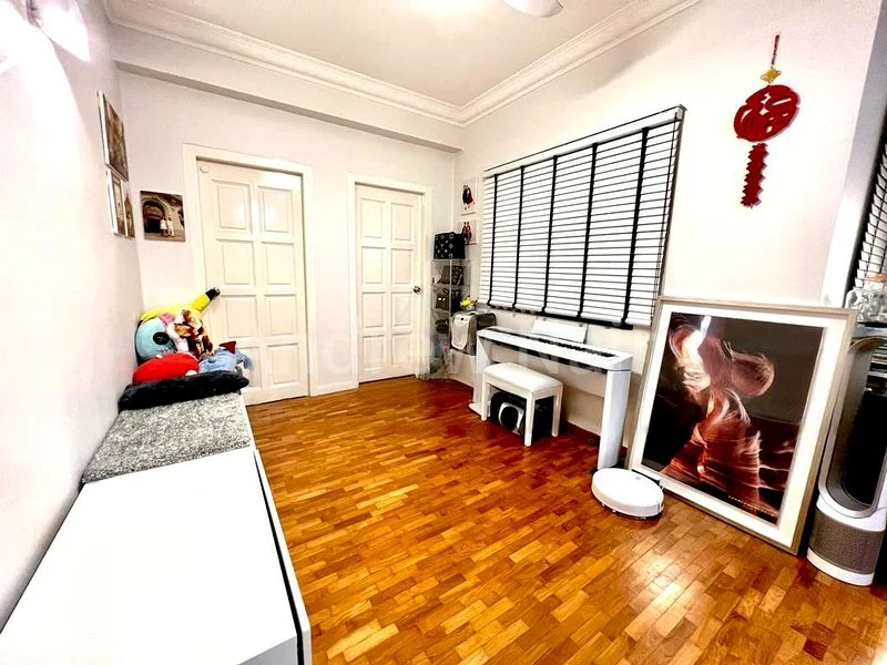 3 Bed Walk-up Apartment (Condo) for Sale in Tiong Bahru Estate - Image 3