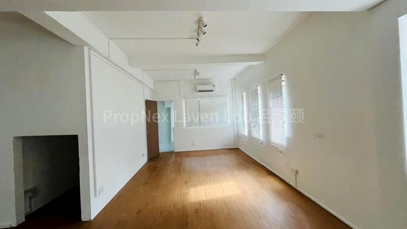 Freehold Industrial Office for Sale: near Macpherson - Image 4