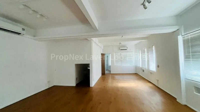 Freehold Industrial Office for Sale: near Macpherson - Image 3