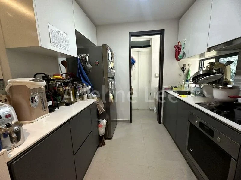 4 Bed Executive Condo for Sale in  The Brownstone - Image 2