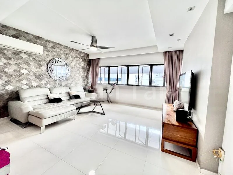 4 Room (4A) HDB for Rent in 102 Bukit Batok West Avenue 6 - Image 1