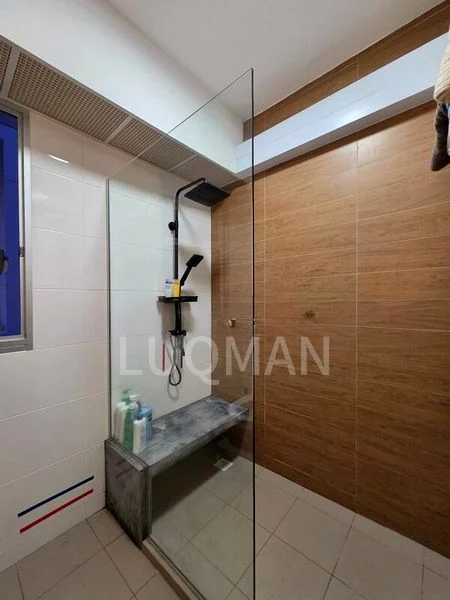 4 Room (4A) HDB for Sale in 875B Tampines Street 86 - Image 1