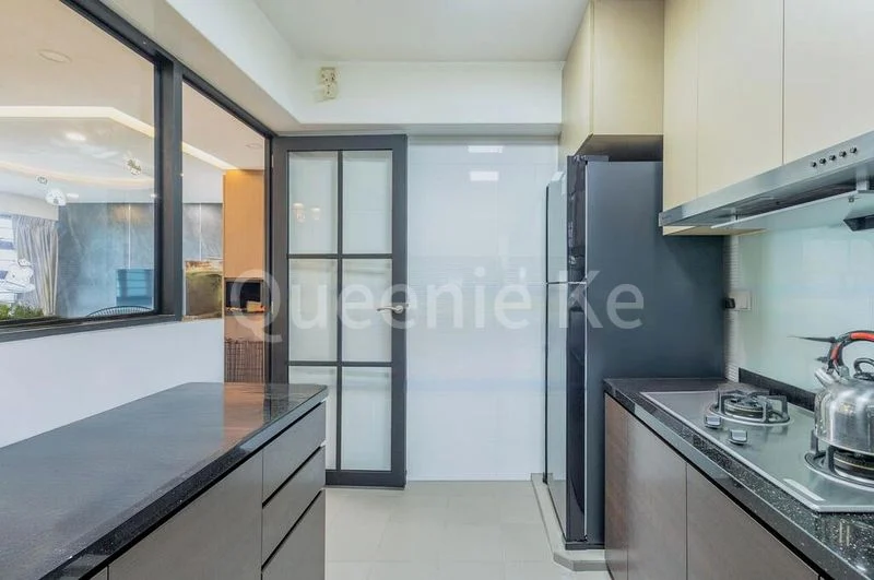 4 Room (4A) HDB for Sale in 33 Ghim Moh Link - Image 2