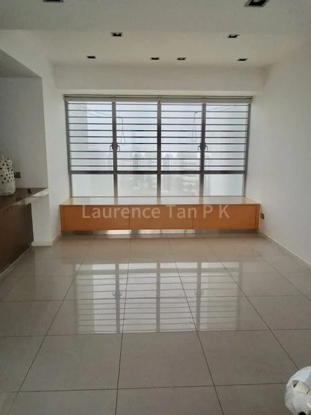 4 Bed Condo for Rent in  The Chuan - Image 2