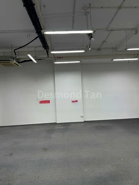 Light Industrial (B1) for Sale: One Commonwealth Lane, Shop 1 - Image 2