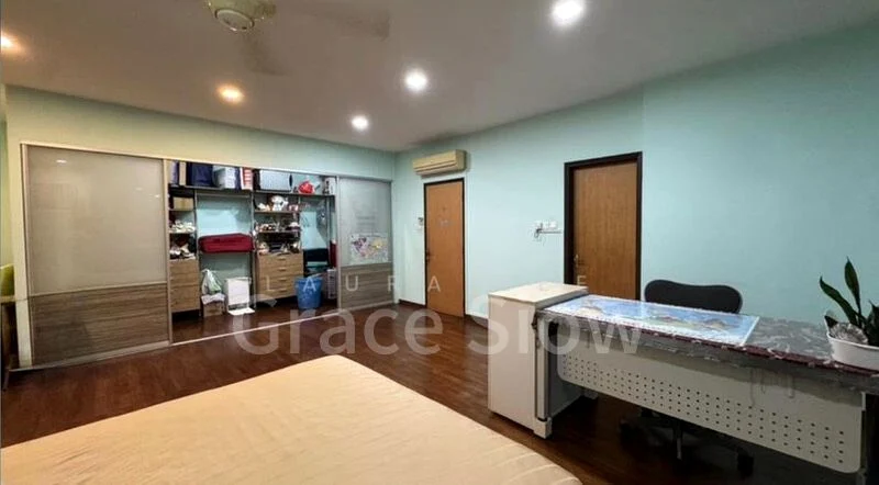 7 Bed Semi-Detached House (Landed) for Sale in  Wak Hassan Drive - Image 3