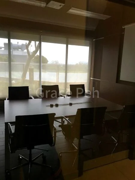 Office for Rent: Inexpensive renovated office with gym & pool | fully refurbished | ideal for owner use - Image 1