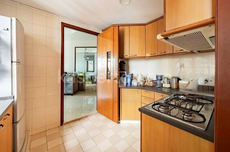 3 Bed Condo for Sale in  Summerdale - Image 8