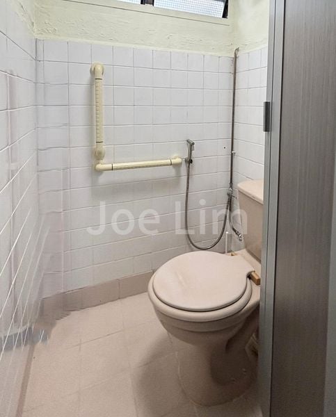 Common Room (HDB) for Rent in 13 Holland Drive - Image 3