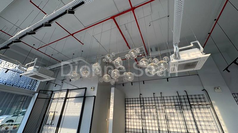 Meissa: 1,200 Sq Ft Shop, 2,500 Sq Ft Complex on 1st Street - Image 5