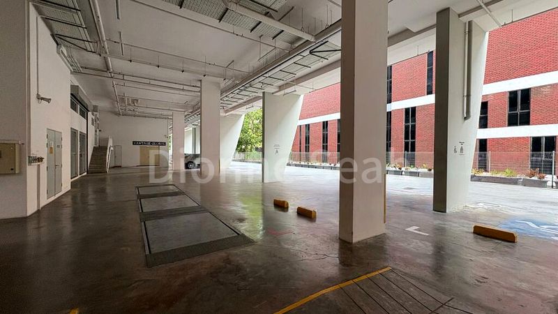 Meissa: 1,200 Sq Ft Shop, 2,500 Sq Ft Complex on 1st Street - Image 6