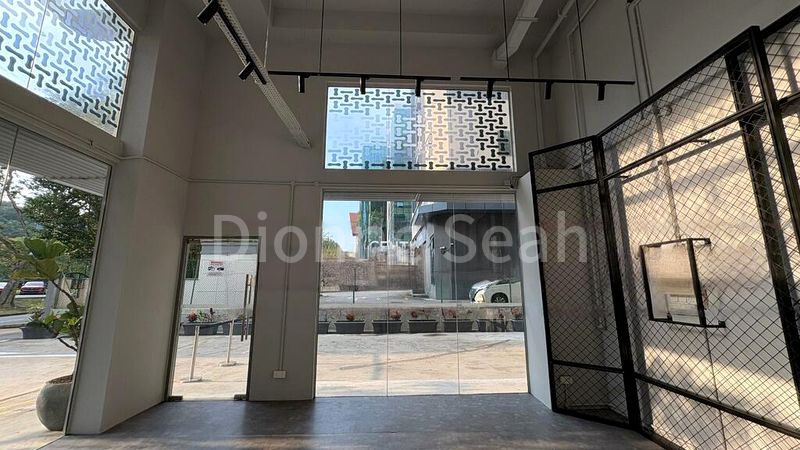 Meissa: 1,200 Sq Ft Shop, 2,500 Sq Ft Complex on 1st Street - Image 9