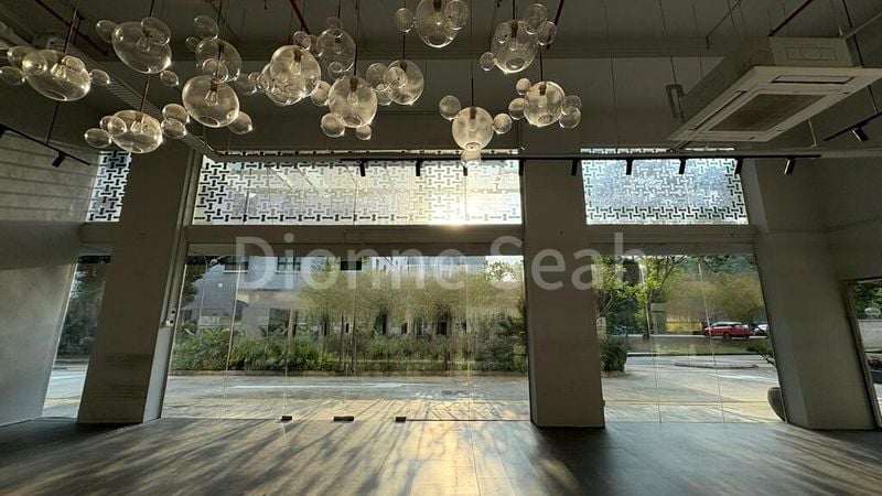 Meissa: 1,200 Sq Ft Shop, 2,500 Sq Ft Complex on 1st Street - Image 1