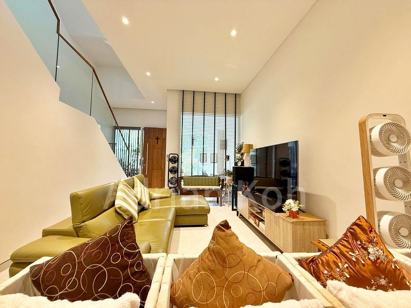 5 Bed Terraced House (Landed) for Sale in  Opera Estate - Image 3