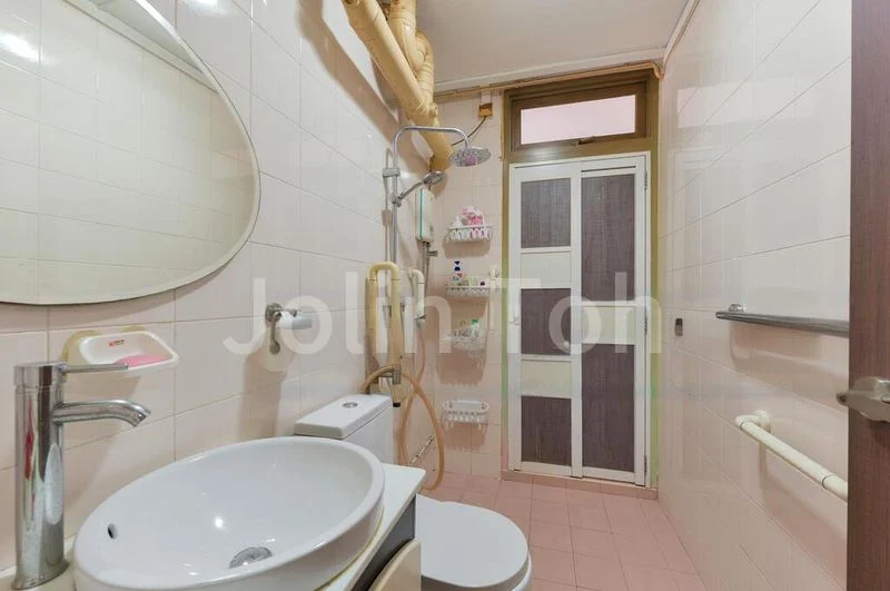 Executive HDB for Sale in 115 Ho Ching Road - Image 7