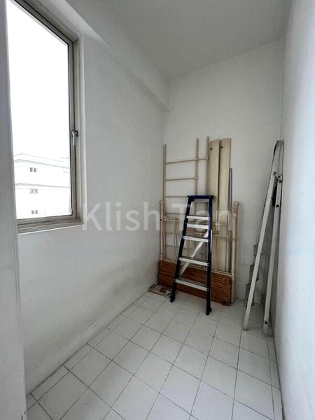 3 Bed Condo for Rent in  Castle Green - Image 5