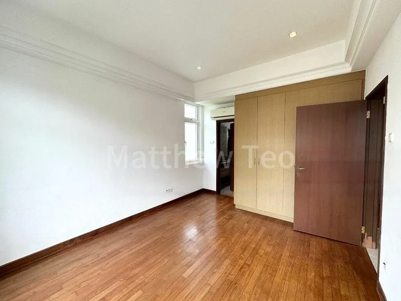 3 Bed Condo for Rent in  The Balmoral Spring - Image 2
