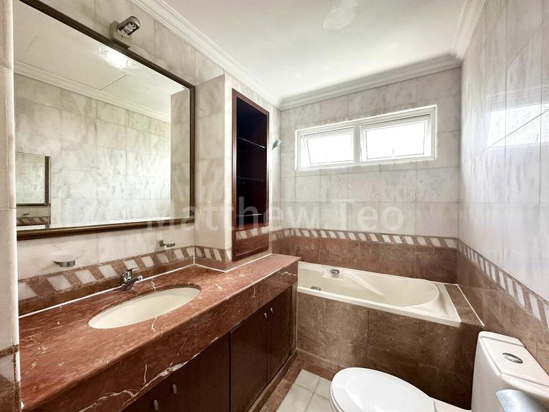 3 Bed Condo for Rent in  The Balmoral Spring - Image 7