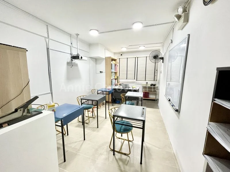 Shop / Shophouse for Rent: 709 Ang Mo Kio Avenue 8 - Image 2