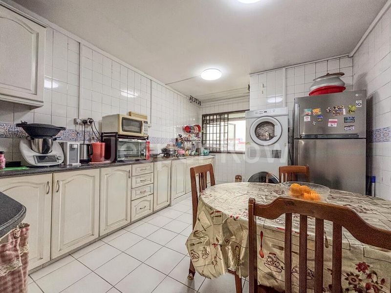 5 Room (5I) HDB for Sale in  416 Choa Chu Kang Avenue 4 - Image 9