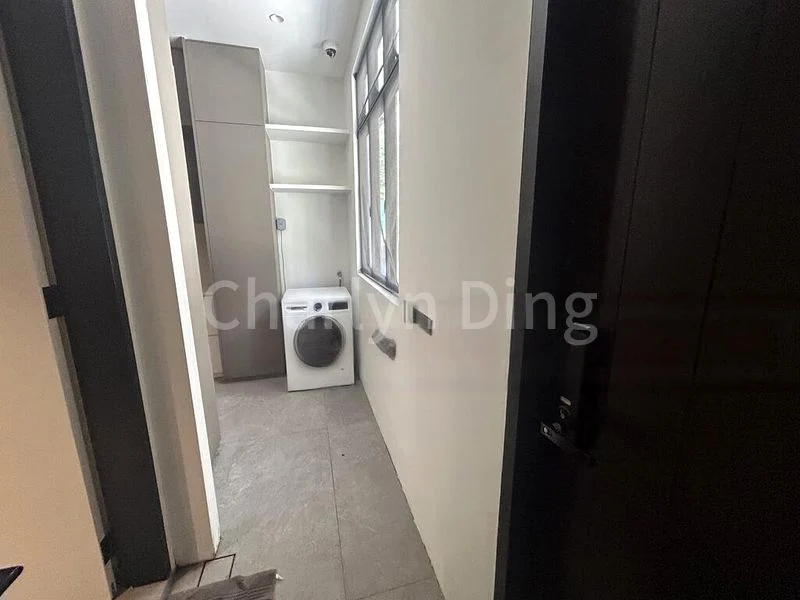 2 Bed Walk-up Apartment (Condo) for Rent in  Lloyd Mansion - Image 9