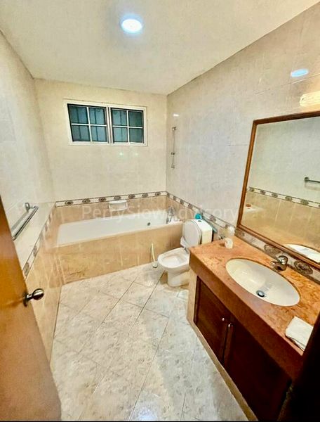 6 Bed Semi-Detached House (Landed) for Sale in  Cactus Green - Image 10