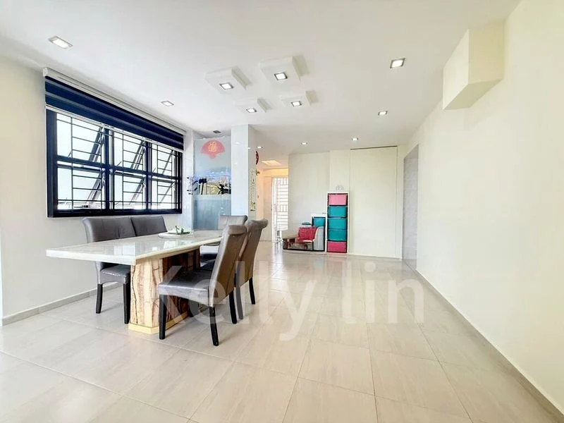 5 Room (5I) HDB for Sale in  492 Admiralty Link - Image 4