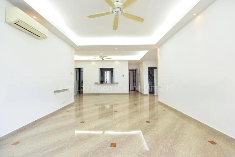 5 Bed Condo for Rent in  Spring Grove - Image 3