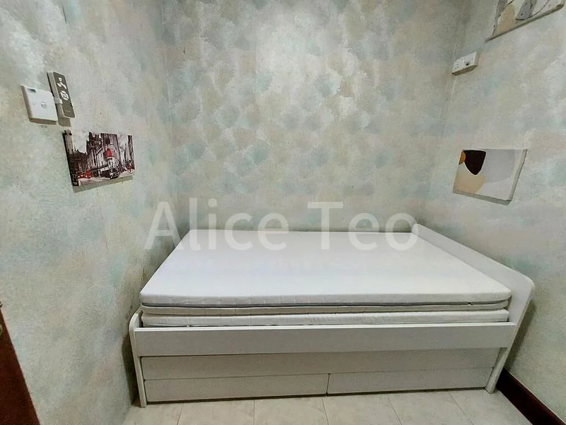 Common Room (Condo) for Rent in  Aston Mansions - Image 2