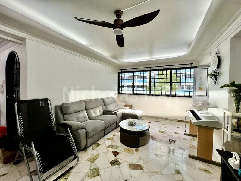 4 Room (4A) HDB for Sale in 119 Pasir Ris Street 11 - Image 2