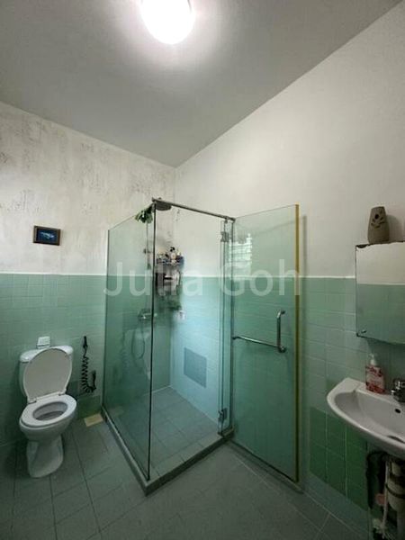 5 Bed Semi-Detached House (Landed) for Sale in  Stratford Court - Image 4