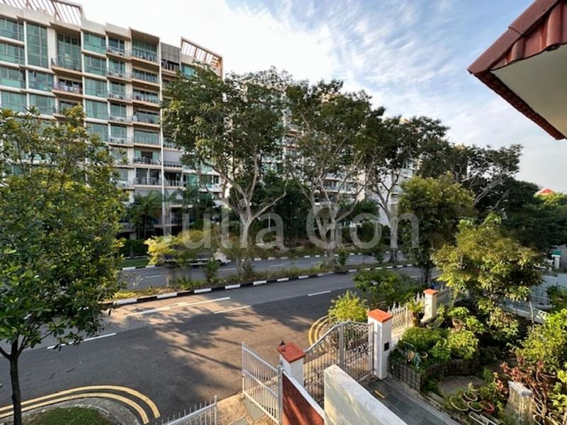 5 Bed Semi-Detached House (Landed) for Sale in  Stratford Court - Image 1